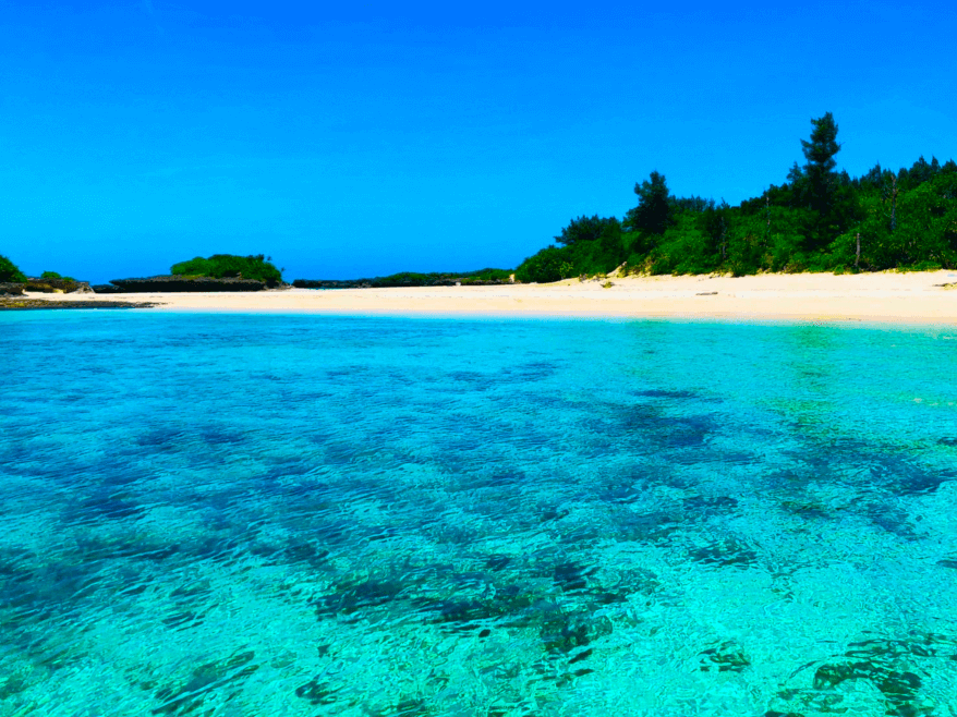 浮原島の海と砂浜