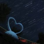 夜空に浮かぶ満天の星と、ハートのオブジェ💖✨のサムネイル